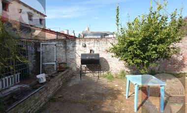 Casa en Temperley con 3 dormitorios, a 3 cuadras de Pasco!
