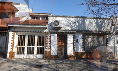 Casa en Temperley con 3 dormitorios, a 3 cuadras de Pasco!