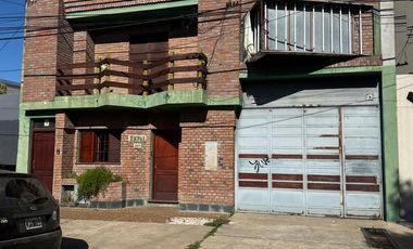 Galpón + oficinas en venta a una cuadra de Av. Freyre