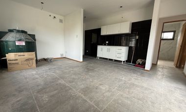 VENTA CASA A ESTRENAR CON PILETA EN PUNTA CHACRA, ROLDAN
