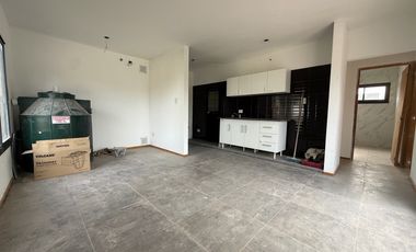 VENTA CASA A ESTRENAR CON PILETA EN PUNTA CHACRA, ROLDAN