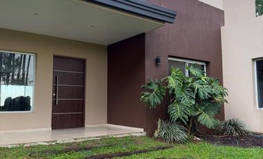Casa en Sangara