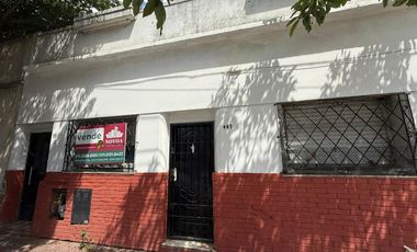 PH de cinco ambientes en dos plantas a Reciclar en Venta en Avellaneda