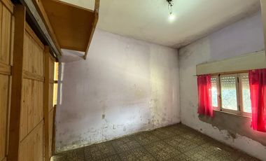 PH de cinco ambientes en dos plantas a Reciclar en Venta en Avellaneda