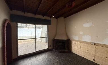 PH de cinco ambientes en dos plantas a Reciclar en Venta en Avellaneda