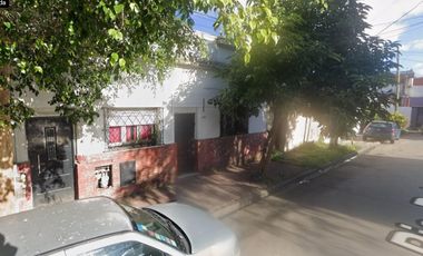 PH de cinco ambientes en dos plantas a Reciclar en Venta en Avellaneda