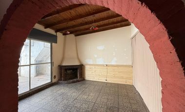 PH de cinco ambientes en dos plantas a Reciclar en Venta en Avellaneda