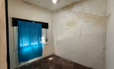 PH de cinco ambientes en dos plantas a Reciclar en Venta en Avellaneda