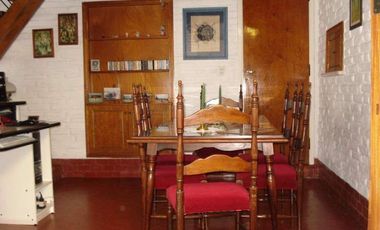 Chalet en Azul con pileta