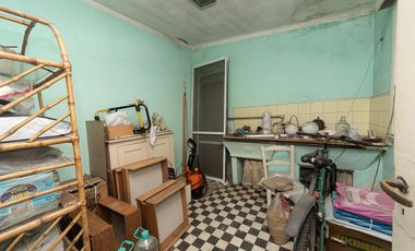 Casa en venta a refaccionar en Villa Ballester