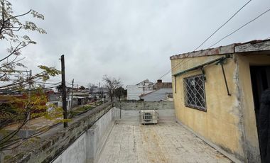 PH cuatro ambientes a la venta en Sarandi apto credito