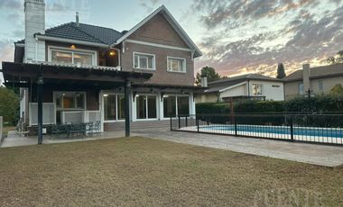 Importante casa en venta en Saint Thomas Sur 4 dormitorios   Escritorio y dependencias