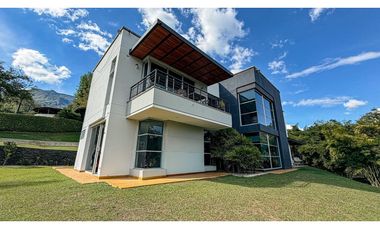 Casa campestre para la venta en Copacabana, Bello