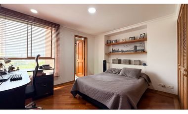 Apartamento para la venta en El Poblado, cerca al CC Santafé, piso 4