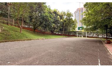Apartamento para la venta en El Poblado, cerca al CC Santafé, piso 4