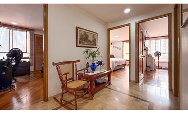 Apartamento para la venta en El Poblado, cerca al CC Santafé, piso 4