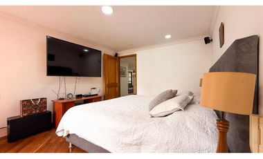 Apartamento para la venta en El Poblado, cerca al CC Santafé, piso 4