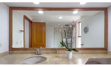 Apartamento para la venta en El Poblado, cerca al CC Santafé, piso 4