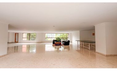 Apartamento para la venta en El Poblado, cerca al CC Santafé, piso 4
