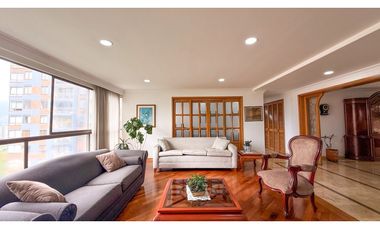 Apartamento para la venta en El Poblado, cerca al CC Santafé, piso 4