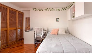 Apartamento para la venta en El Poblado, cerca al CC Santafé, piso 4