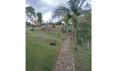 VENTA LINDA CASAQUINTA LA VEGA- VIA A SASAIMA Kilómetro 17,