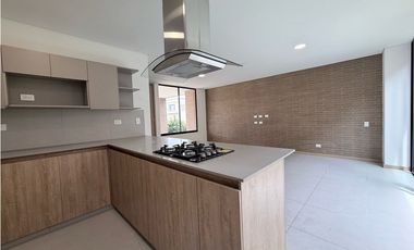 CASA UNIFAMILIAR PARA LA VENTA EN RIONEGRO (UNIDAD ABIERTA) 264410