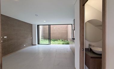 CASA UNIFAMILIAR PARA LA VENTA EN RIONEGRO (UNIDAD ABIERTA) 264410