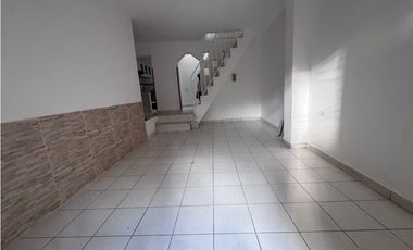 SE ARRIENDA HERMOSA CASA COMERCIAL EN SAN FRANCISCO