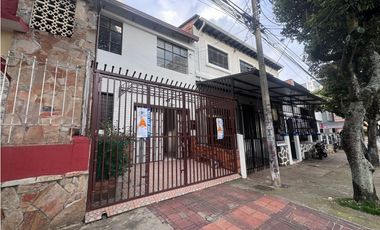 SE ARRIENDA HERMOSA CASA COMERCIAL EN SAN FRANCISCO