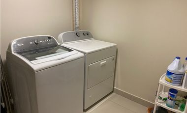 Apartamento amoblado en Woodlands Panama Pacifico PH Midrise