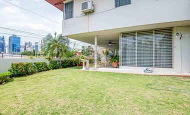 Venta de casa esquinera de 570,93 mts en Villa Lilla/ San Francisco