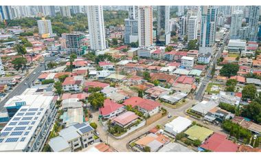 Venta de casa esquinera de 570,93 mts en Villa Lilla/ San Francisco