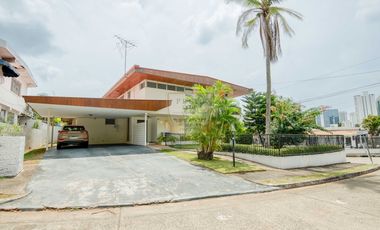 Venta de casa esquinera de 570,93 mts en Villa Lilla/ San Francisco