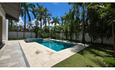 Casa de lujo en venta en Costa del Este | 850 m² con piscina