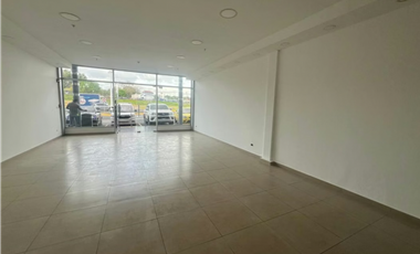 Se Alquila Local Comercial en Brisas del Golf
