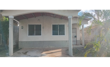 SE VENDE CASA EN Colinas del Sol