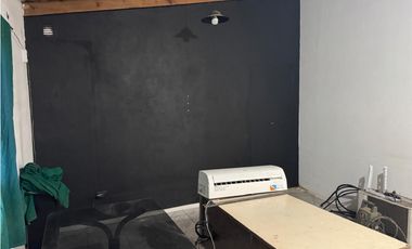 GALPON 230 M2. EN ALQUILER. ZONA SEMI INDUSTRIAL. ITUZAINGO NORTE