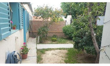 se alquila casa de 2 dormitorios, $800.000 pesos, 60 del pujol PM