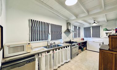 PINAMAR -  CASA EL HORMIGUERO UBICADA A 300 MTS DEL MAR