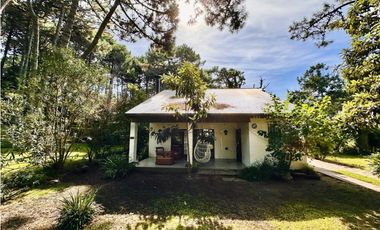 PINAMAR -  CASA EL HORMIGUERO UBICADA A 300 MTS DEL MAR