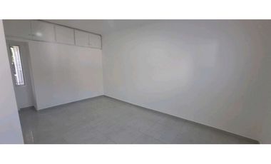Casa 3 ambientes con Garage y quincho reciclada!! Barrio  Parque Luro