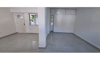 Casa 3 ambientes con Garage y quincho reciclada!! Barrio  Parque Luro