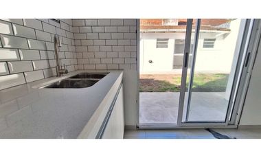 Casa 3 ambientes con Garage y quincho reciclada!! Barrio  Parque Luro