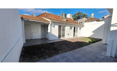 Casa 3 ambientes con Garage y quincho reciclada!! Barrio  Parque Luro