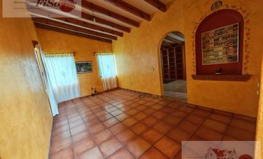 CASA EN RENTA PASEO DE LA LAJA