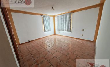 CASA EN RENTA PASEO DE LA LAJA