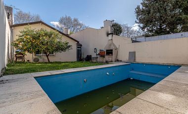 Venta Casa 4 amb en San Martin con Pileta y Jardín