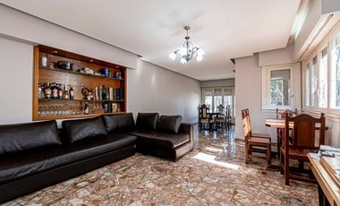Venta Casa 4 amb en San Martin con Pileta y Jardín