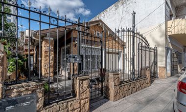 Venta Casa 4 amb en San Martin con Pileta y Jardín